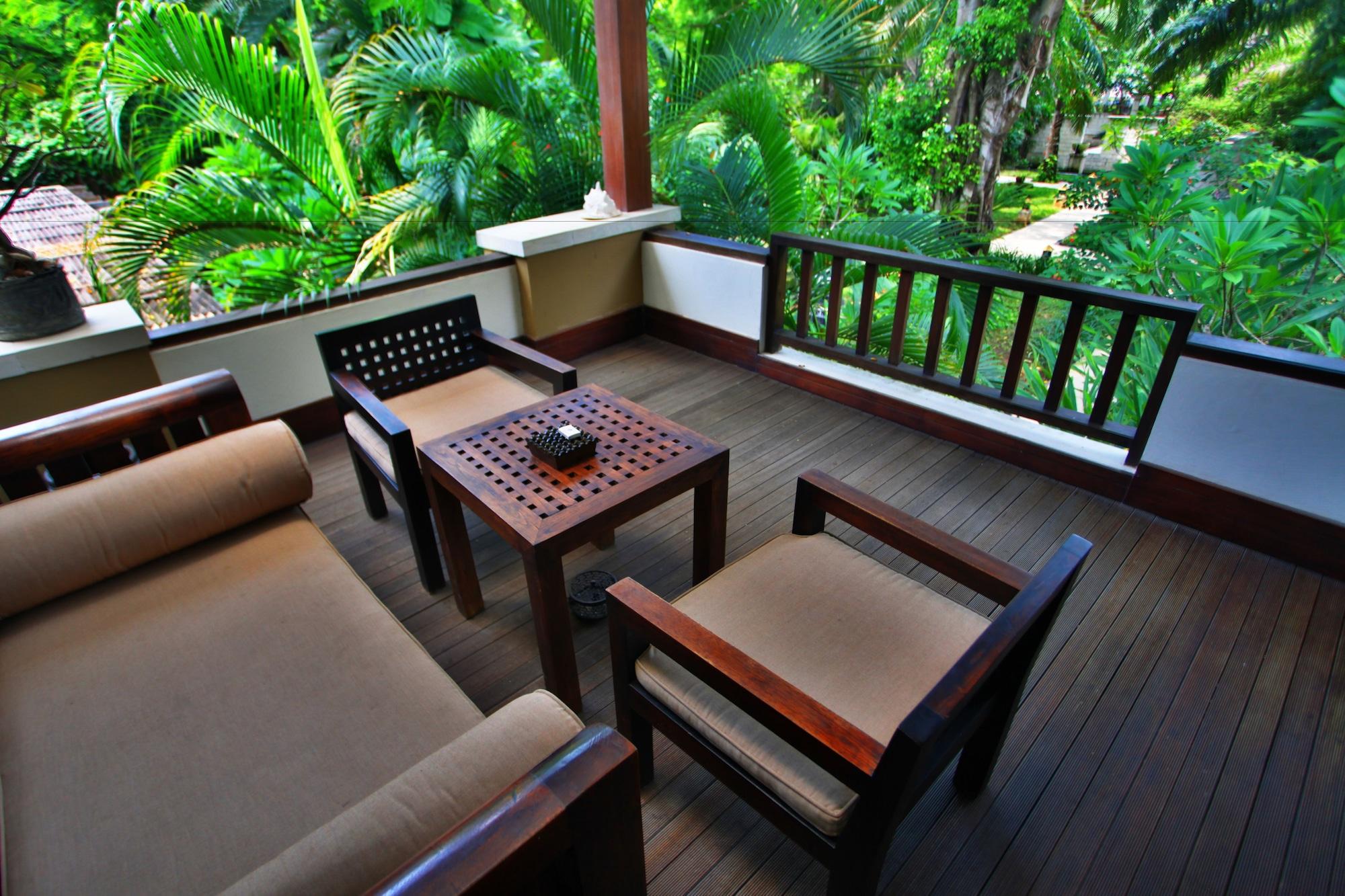 Resort The Sandi Phala And Ma Joly Restaurant