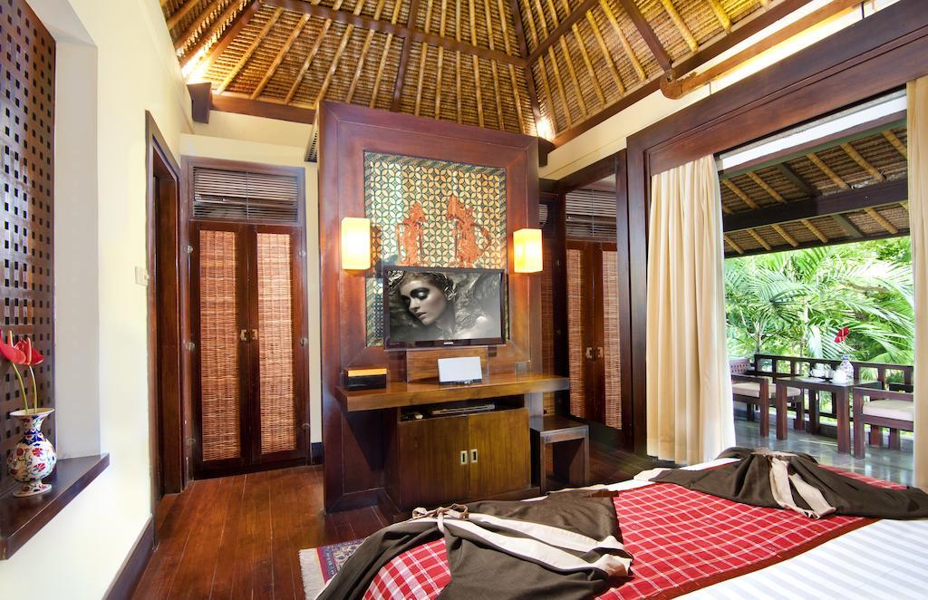 The Sandi Phala And Ma Joly Restaurant